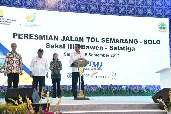 Ketika Presiden Jokowi Naik Bus Persib