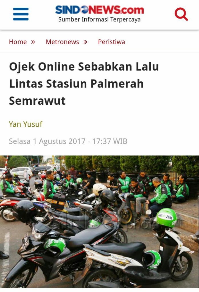 Ojek Online Mangkal Bikin Lau Lintas di Sekitar Stasiun Palmerah Semrawut