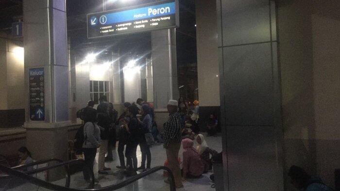 Truk Tersangkut Kabel di Pejompongan, KRL ke Serpong Dilayani dari Stasiun Kebayoran