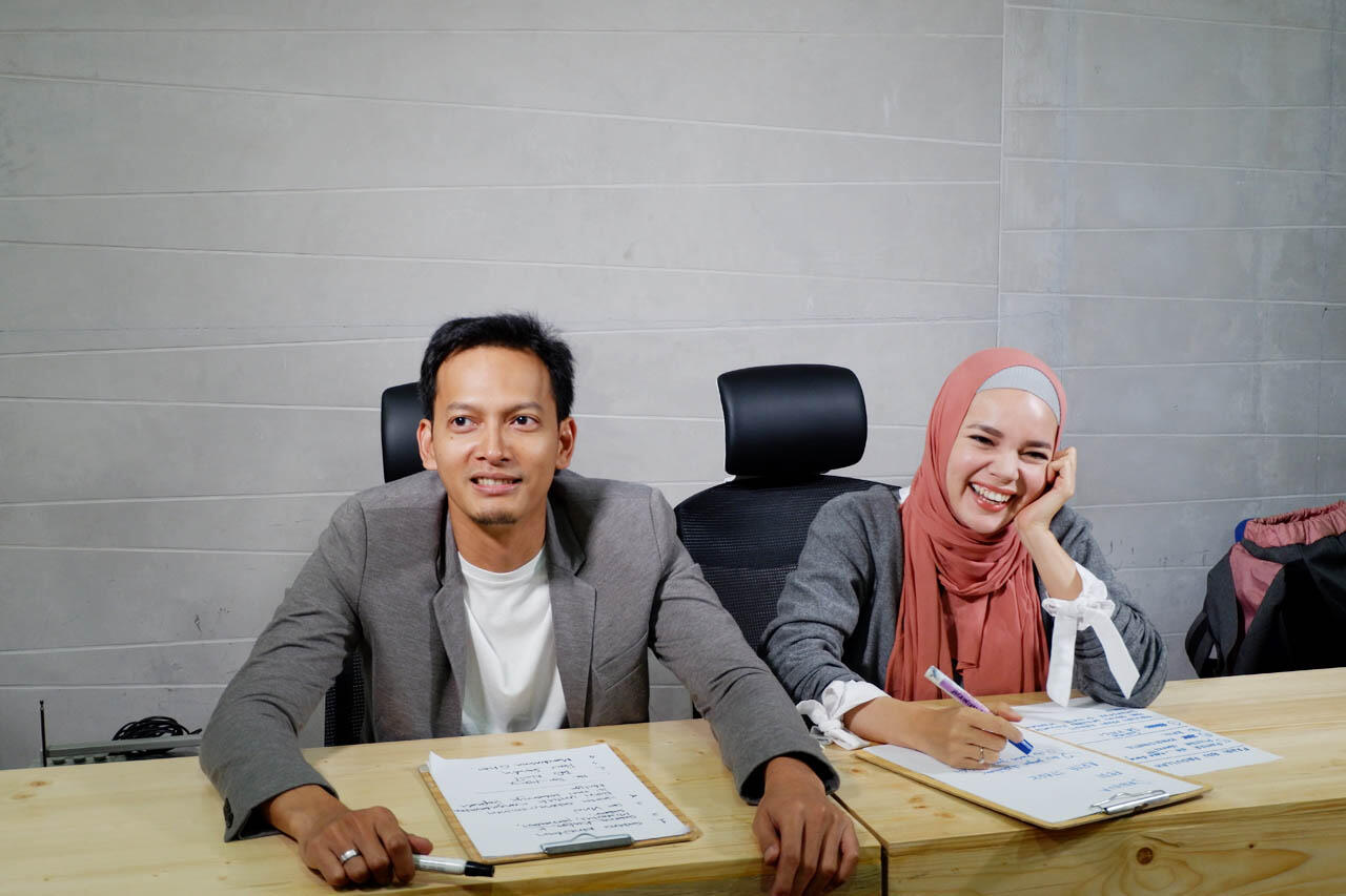 Fedi Nuril dan Dewi Sandra Dikerjain Abe Cisewu di KASKUS HQ!