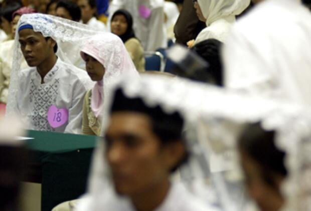 Berminat Ikut Nikah Massal Anies-Sandi? Ini Syaratnya