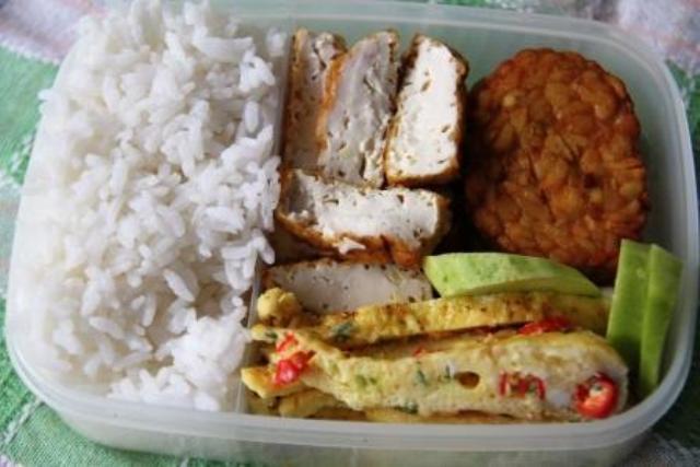 Membawa Bekal Ke Tempat Aktivitas ? Kenapa Tidak...