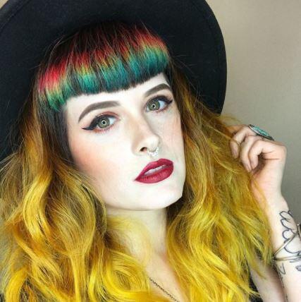 Nyentrik Banget! Tren Poni `Rainbow` Hits di Instagram