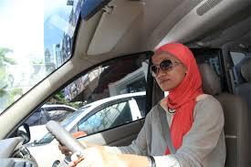 Pengalaman-Pengalaman Unik Nyetir Mobil Sebagai Driver Wanita (Lucu n Unik Gan!)