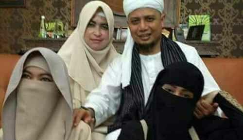 Ada Apa dengan Poligami Ustadz Arifin Ilham ?