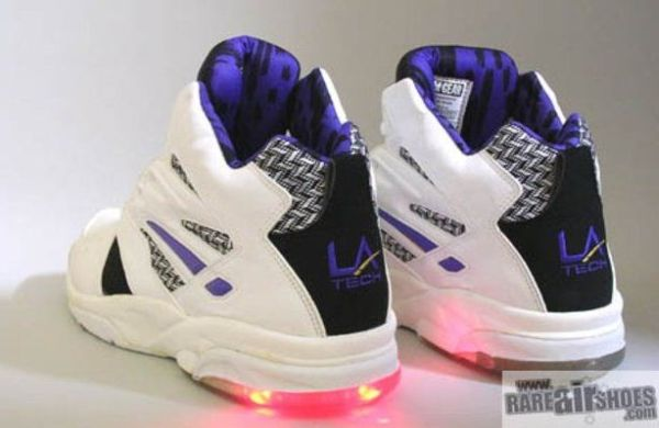 Ini Dia 4 Sepatu yang Trend di Era 90-an