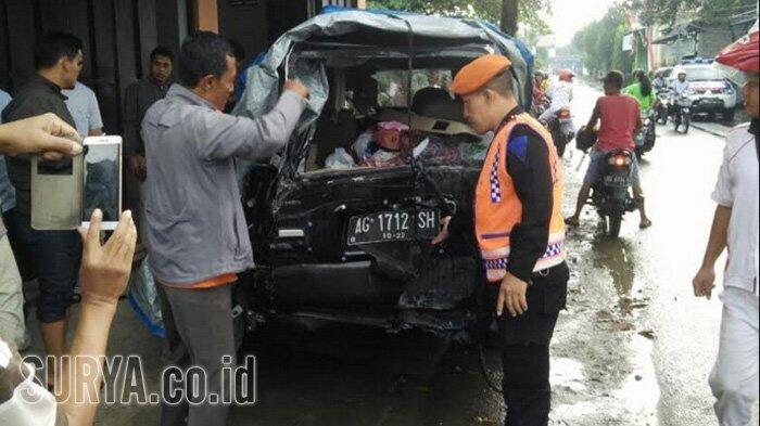 Minibus Rusak Parah Disambar KA Gajayana, Dua Penumpangnya Selamat