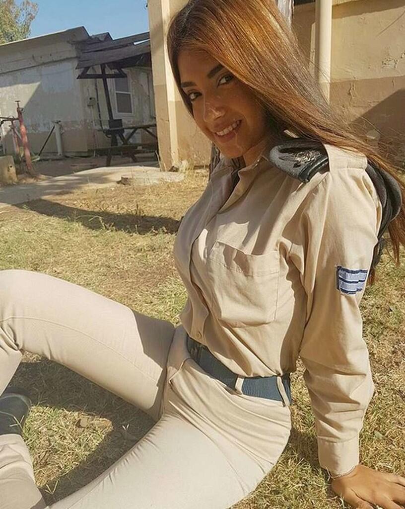 Nggak Cuma Gal Gadot, Ini Gadis Cantik Lainnya dari Militer Israel