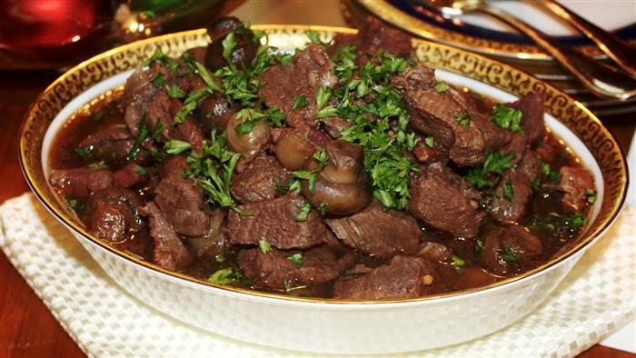 Ini Lho 5 Makanan Khas Keluarga Kerajaan Inggris di Hari Natal