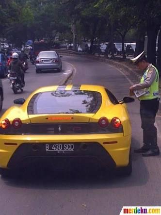 Kenapa Sih Pada Ngeyel Masuk Jalur Busway ??