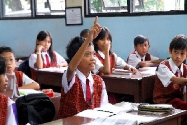 Berbagai Tingkah Polah Siswa Saat Guru Bertanya