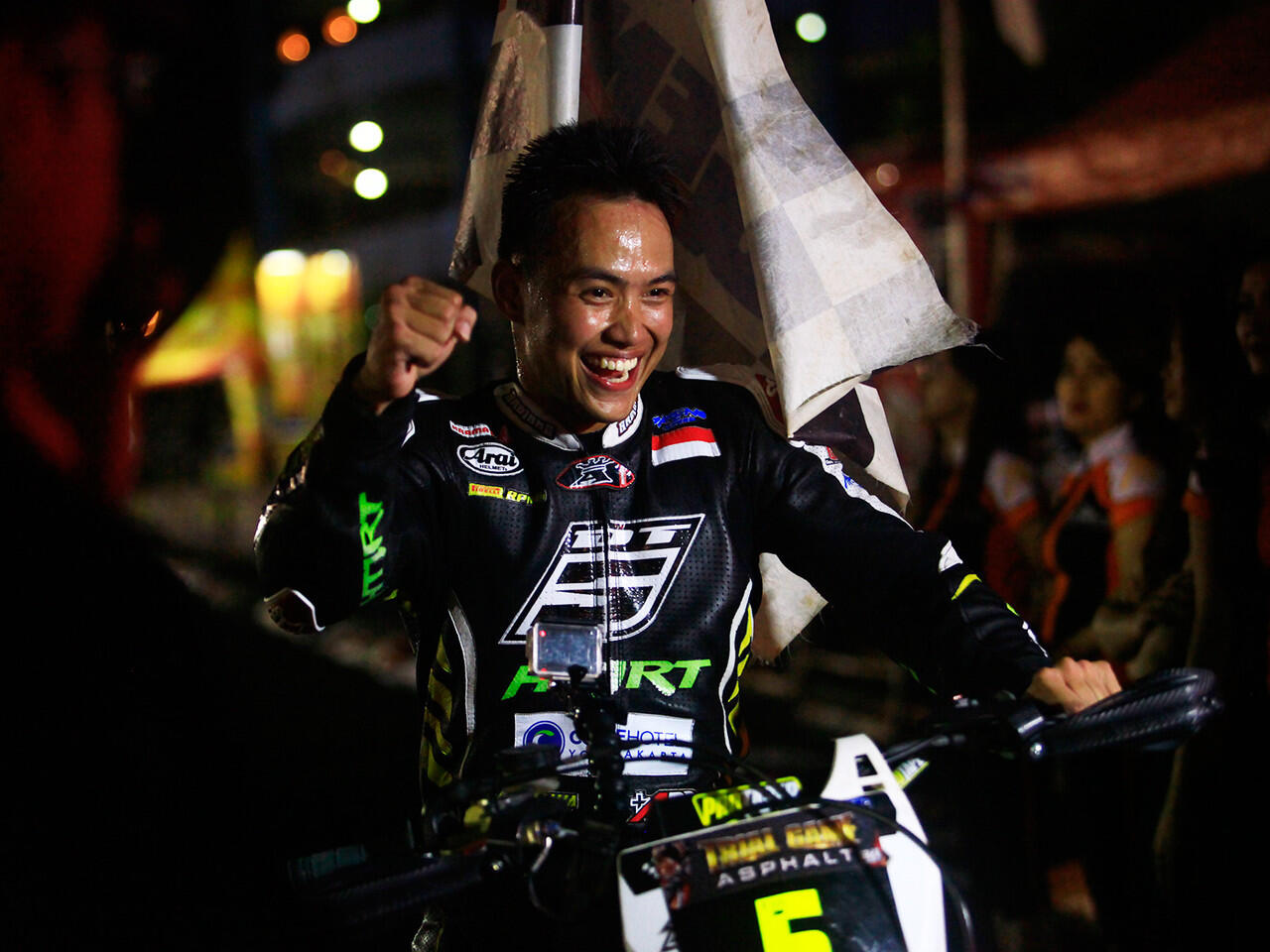 Doni Tata vs Gerry Salim Duel Motocross, Siapa yang Menang?