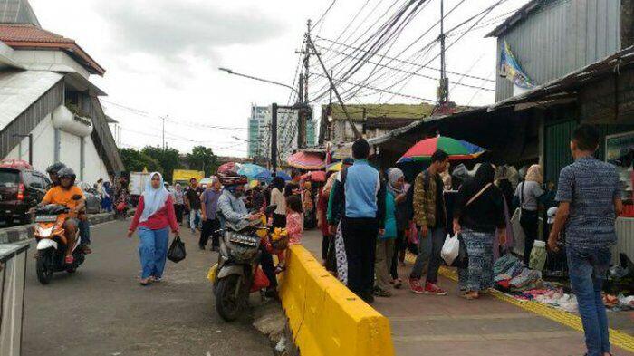 PKL Tanah Abang: Anies-Sandi Top deh,Boleh Dagang di Trotoar, Zaman Pak Ahok Diangkut