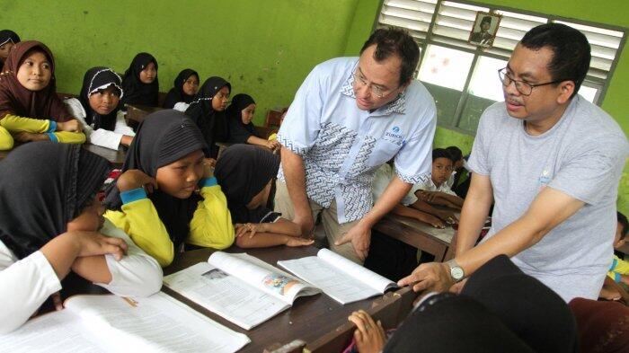 Zurich Indonesia Berikan Edukasi Keuangan untuk Anak Sekolah di Tangerang