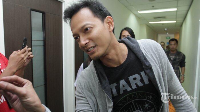 Kembali Jadi Anak Band, Fedi Nuril Tak Khawatir Imej Cowok Alim Luntur