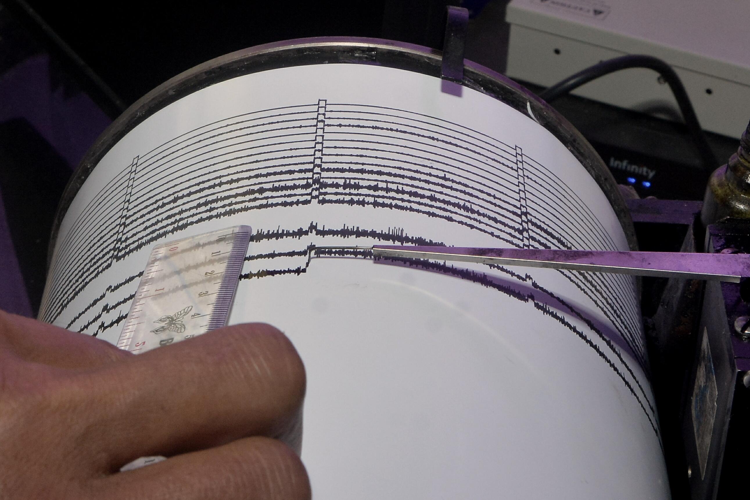 Gempa 7,3 Skala Richter Guncang Tasikmalaya