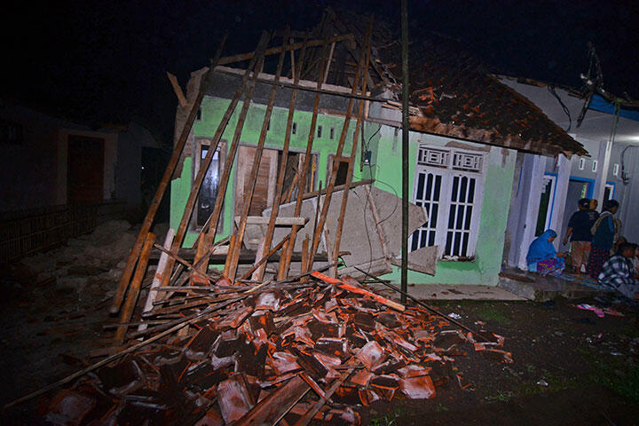 Dampak Sementara Gempa 7,3 SR di Kabupaten Tasikmalaya