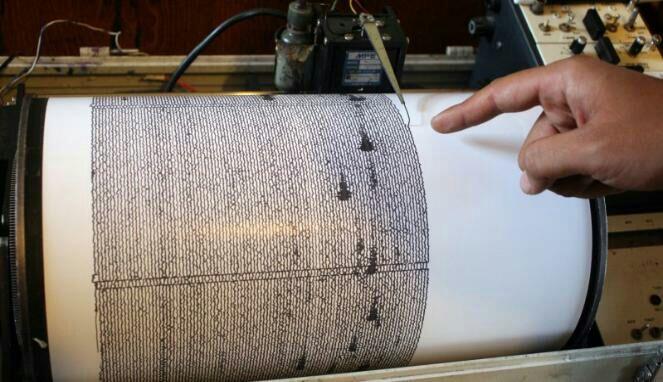 Gempa 7,3 SR Guncang Pulau Jawa