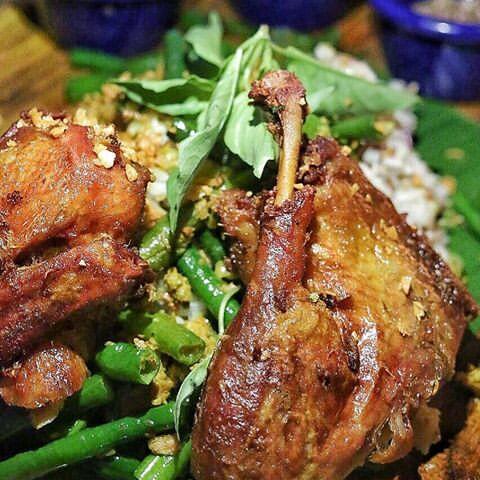 10 Tempat Makan Bebek Enak Dengan Cocolan Sambal Sedap!