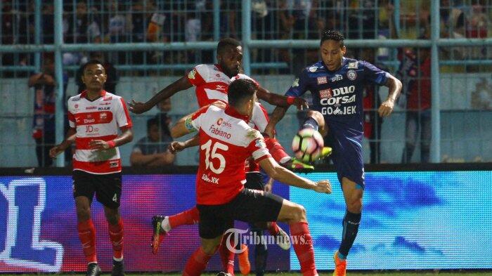 Madura United Tak Tergesa Cari Pemain di Lini Pertahanan