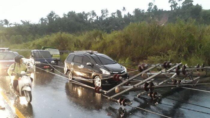 Bencana Banjir dan Tiang Listrik Tumbang Terjadi di Manado