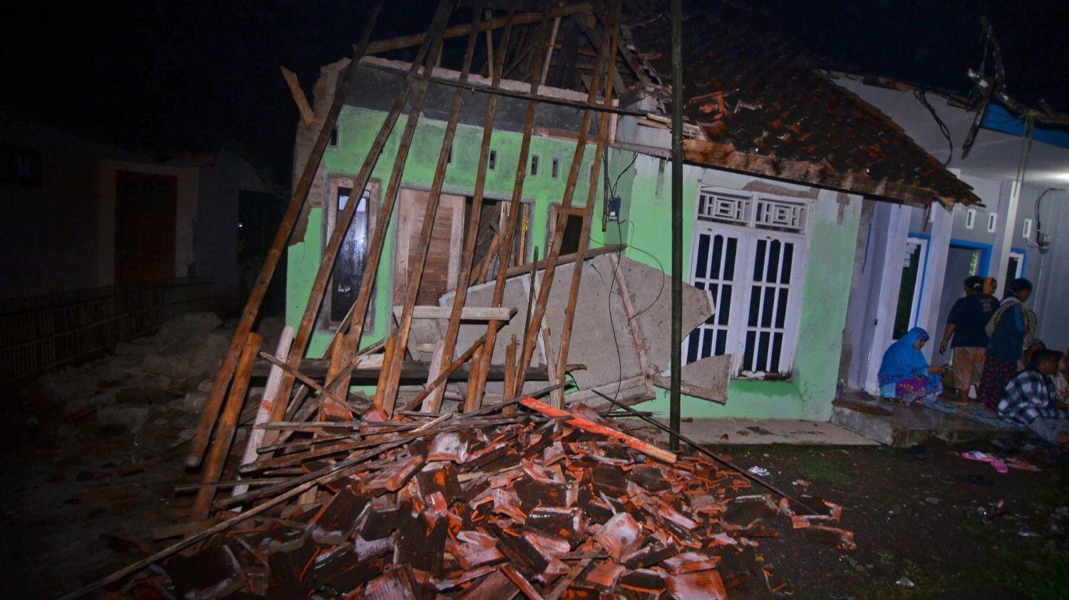 2 Orang Meninggal dan Ratusan Rumah Rusak Akibat Gempa Jabar dan Jateng