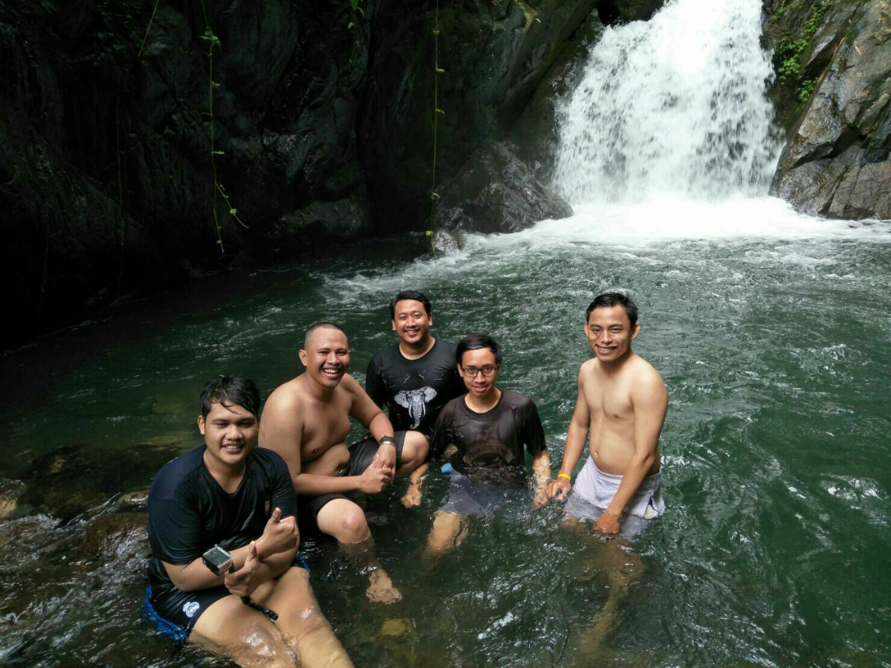 Sekali Mendaki, Dua Tiga Curug Terlampaui #KASKUStravelstory