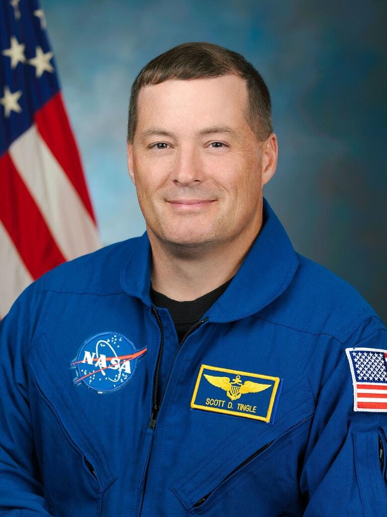 3 Astronot Berhasil diluncurkan