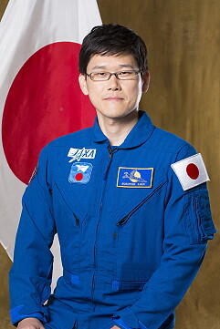 3 Astronot Berhasil diluncurkan