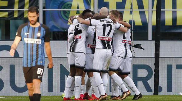 Inter Akhirnya Kalah, Hamsik Catat Rekor dan Bawa Napoli ke Puncak