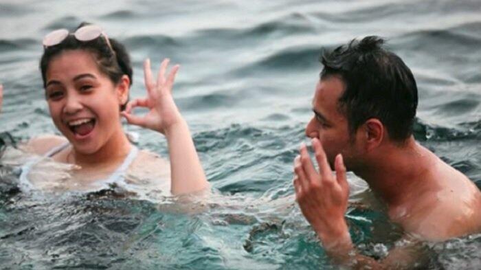 6 Pasangan Artis Pamer Kemesraan di Kolam Renang, Mana yang Paling Bikin Baper?