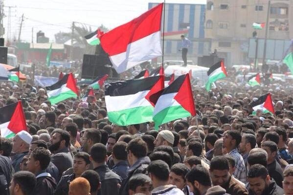 Bendera Indonesia Berkibar Di Tanah Gaza