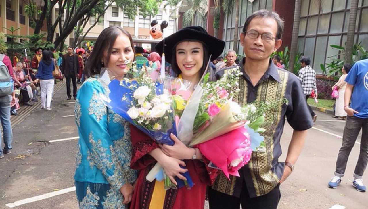 Fakta Menarik dan Makna Dibalik Atribut Wisuda