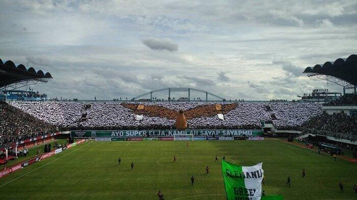 5 Suporter Sepak Bola Indonesia Terbaik, Terfanatik dan Kreatif 