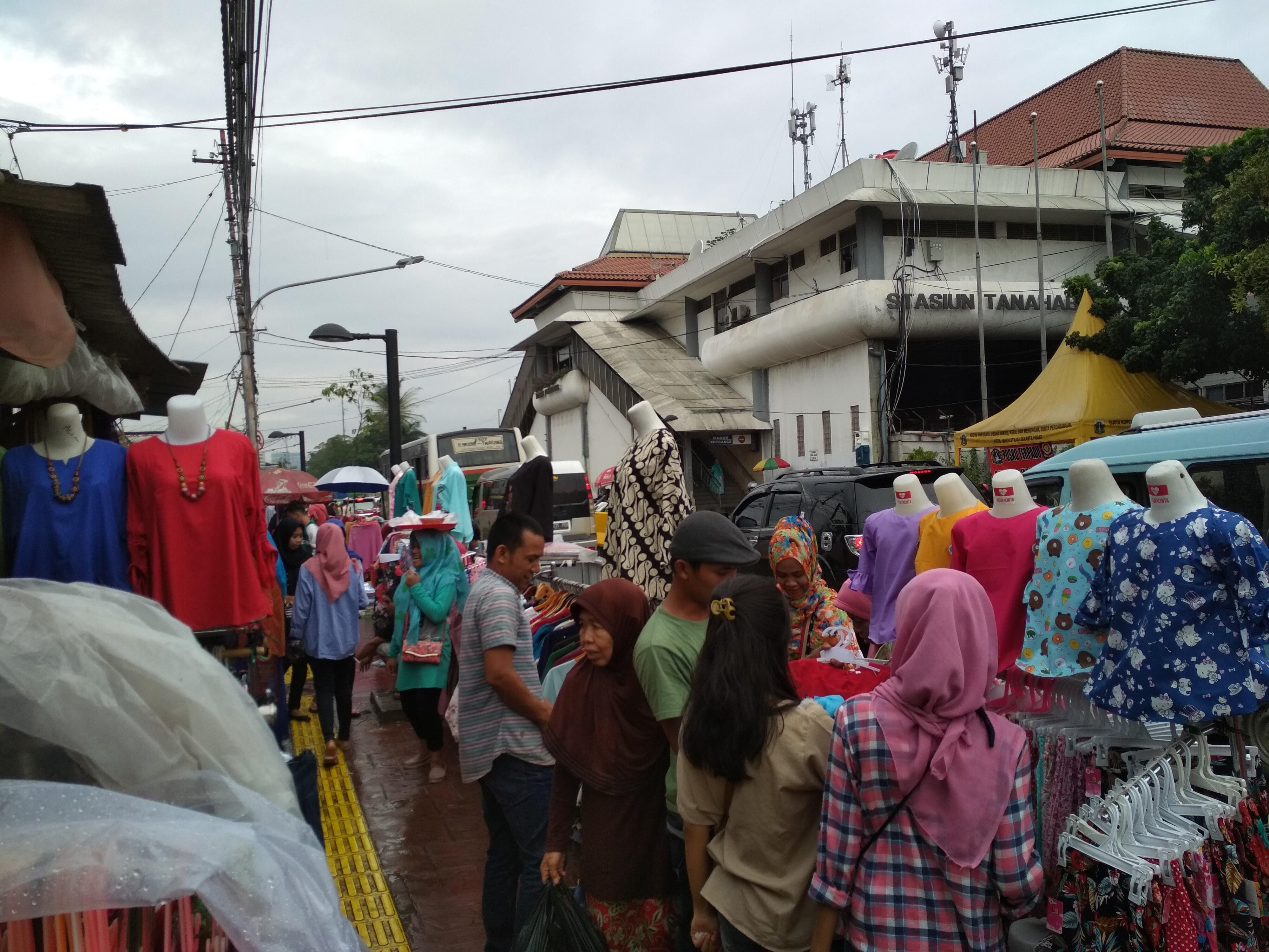 PKL Tanah Abang tak Ber-KTP DKI Ingin Ikut Dipindah