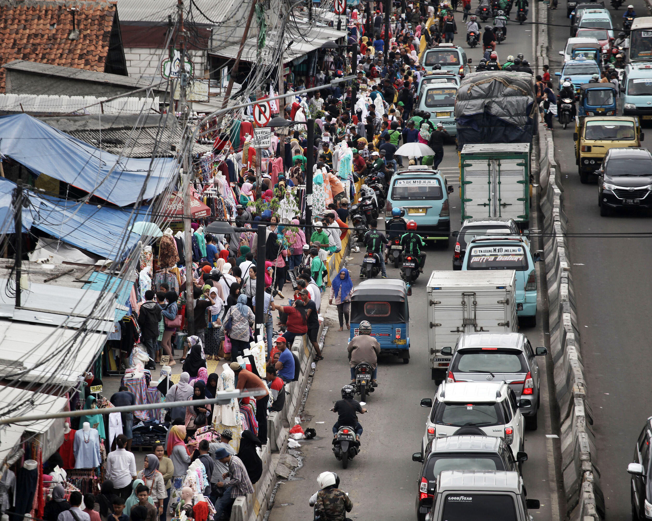 Gubernur Anies Tutup Satu Jalan Khusus untuk PKL Tanah Abang