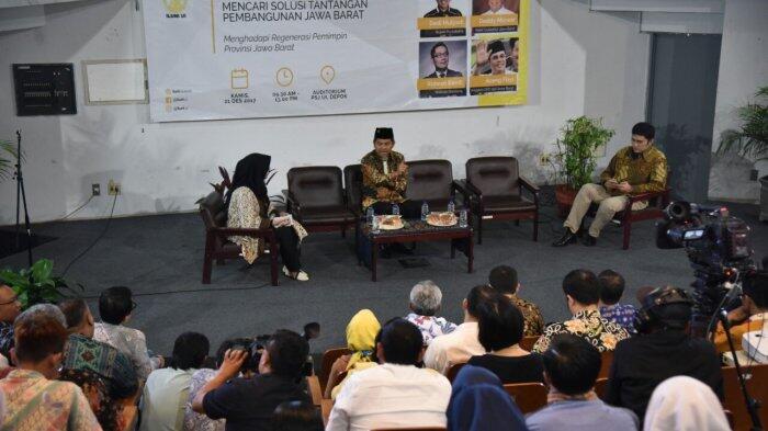Datang Lebih Awal, Dedi Mulyadi Jelaskan Solusi Masalah Jabar di Hadapan Iluni UI