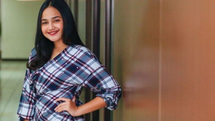 Bukan Shawol, Syifa Hadju Ikut Rasakan Sedih Kehilangan Jonghyun SHINee