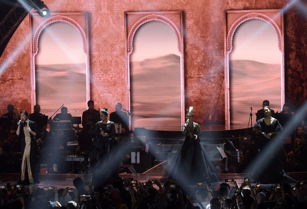 Empat Diva (Krisdayanti, Rossa, Isyana dan Raisa) at Ayat Ayat Cinta in Concert