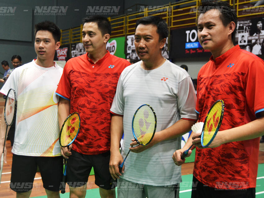 Kemenpora Berikan Penghargaan Kepada Legenda Bulutangkis Versi CWIBC