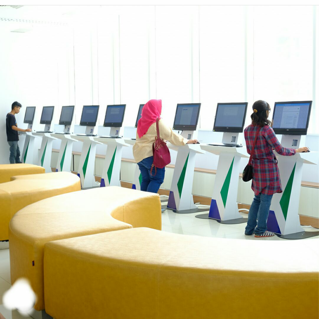 Waaah...
Indonesia Memiliki Perpustakaan Tertinggi Di Dunia ??