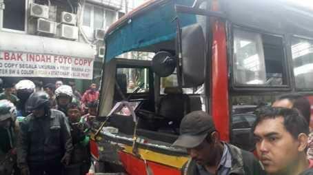 Kronologi Kecelakaan Metromini di Kebayoran yang Tewaskan Ojol