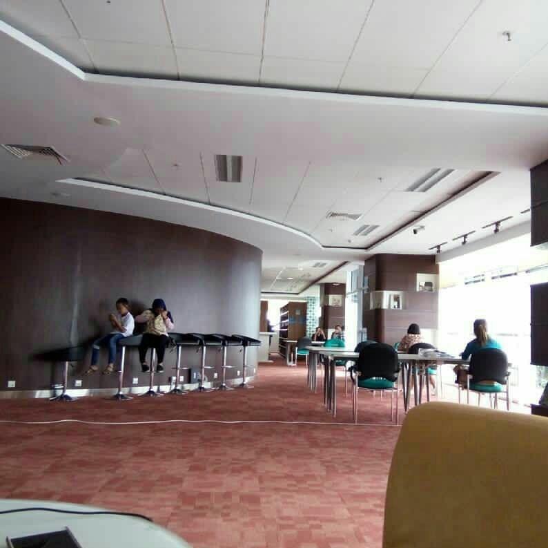 Waaah...
Indonesia Memiliki Perpustakaan Tertinggi Di Dunia ??