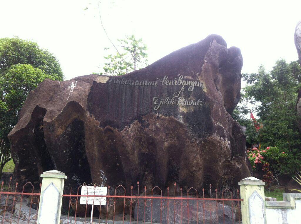 Mengunjungi Tempat Pertapaan Bukit Batu (Kalteng) &quot;Serem Juga&quot;