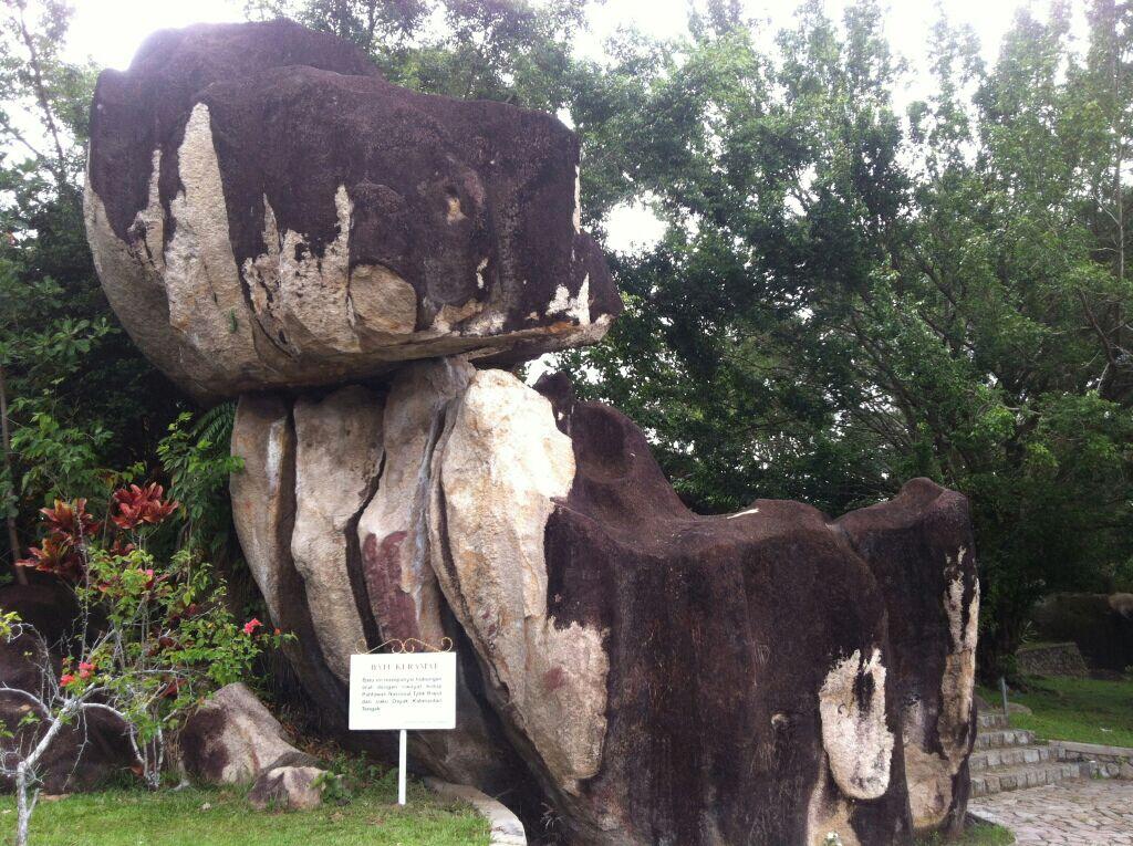 Mengunjungi Tempat Pertapaan Bukit Batu (Kalteng) &quot;Serem Juga&quot;