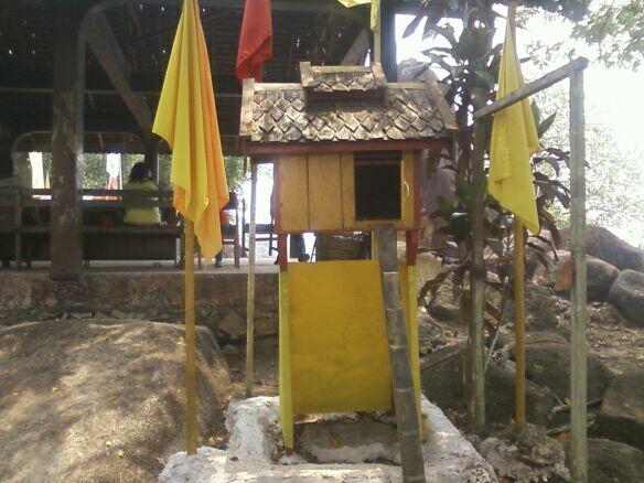 Mengunjungi Tempat Pertapaan Bukit Batu (Kalteng) &quot;Serem Juga&quot;