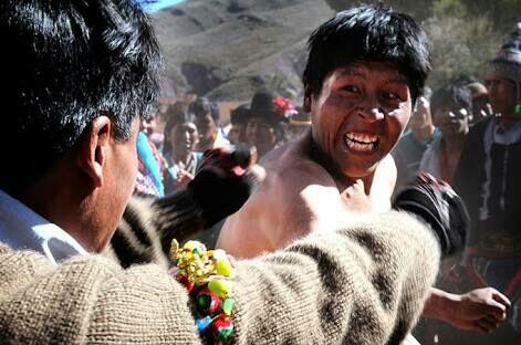 Tinku Tradisi Unik Adu Pukul di Bolivia(Aneh Sekali)