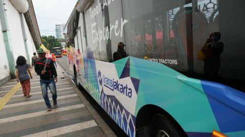Menikmati Bus Tanah Abang Explorer yang Gratis dan Bebas Macet