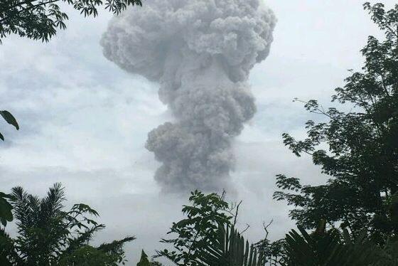 Gunung Agung Hasilkan 600 Ton Sulfur per Hari