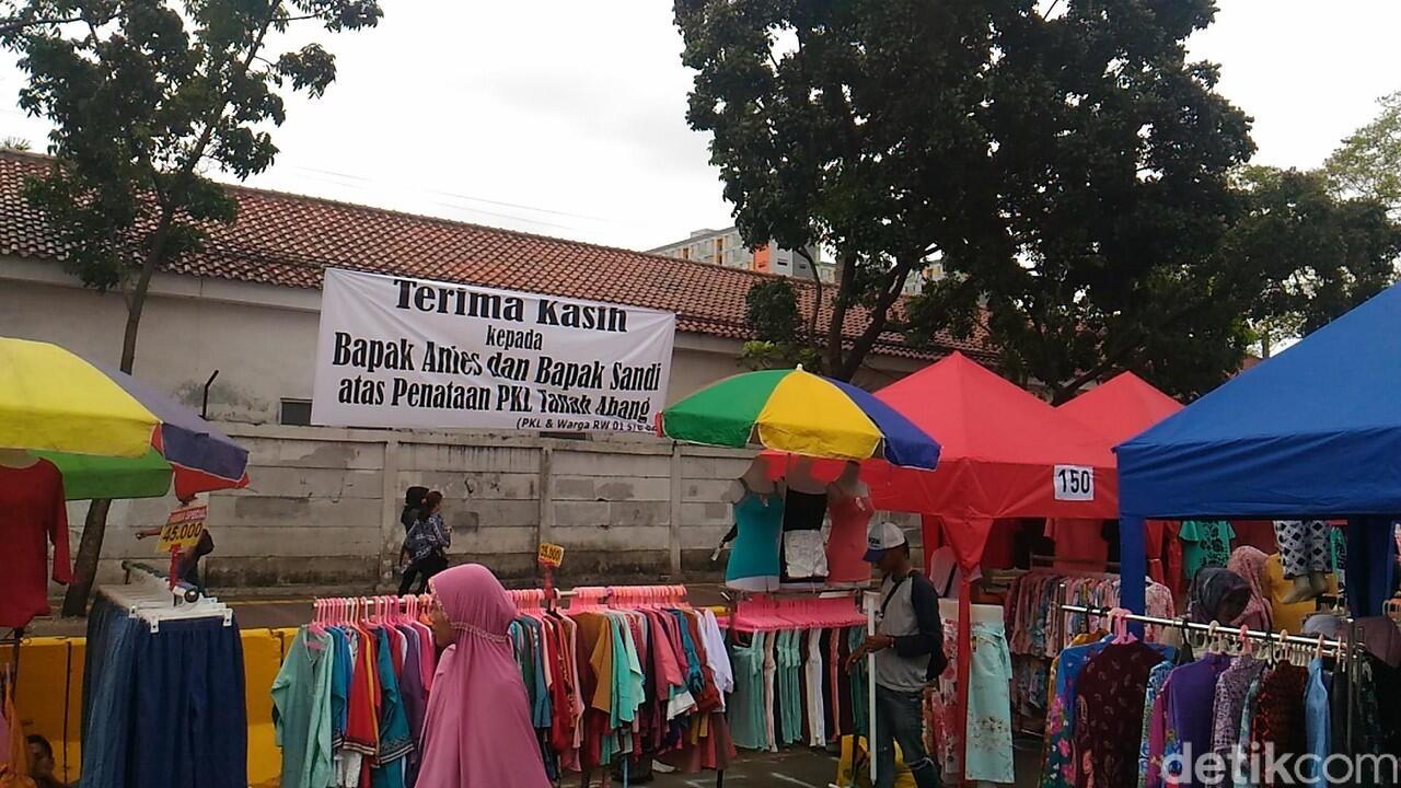 PKL Tertib, Begini Suasana di Kawasan Tanah Abang Siang Ini